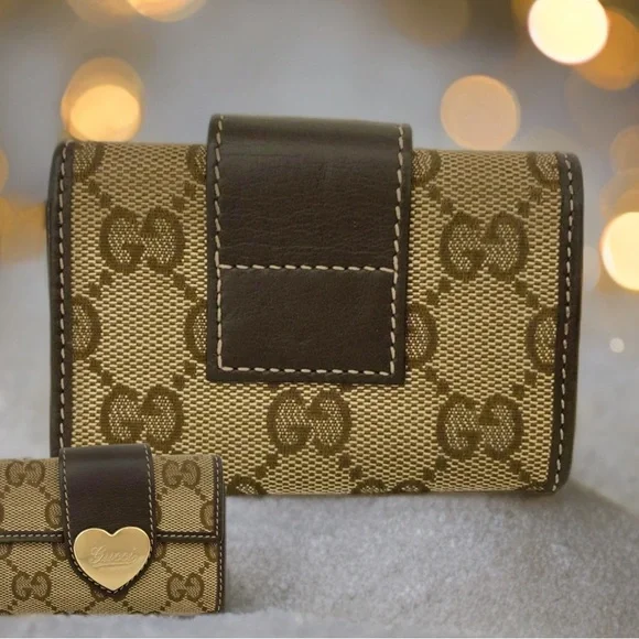 GUCCI GG Vintage Heart 6‑Ring Key Case | Beige GG Canvas Leather - Picture 5 of 12